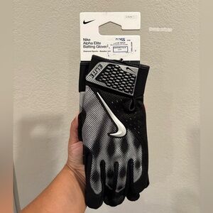 Nike Adult Alpha Elite Batting Gloves Size Large Black/Silver